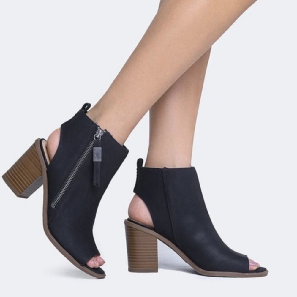 Sam Edelman Circus- Black and Tan Heeled Boots with Cut-Out Design